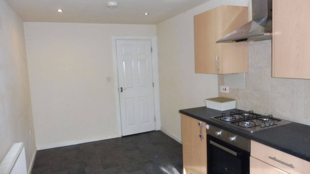 Property photo 3 of 14 Kitchen