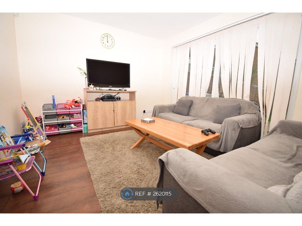 Property photo 2 of 11 Lounge