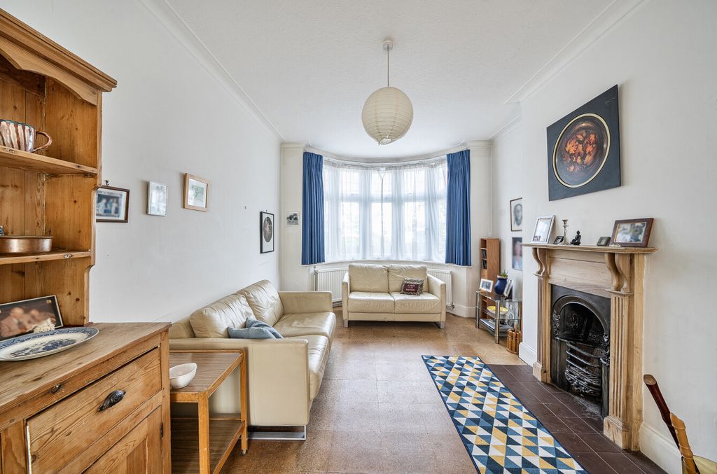 Property photo 2 of 12 1469493-15-6A2147...