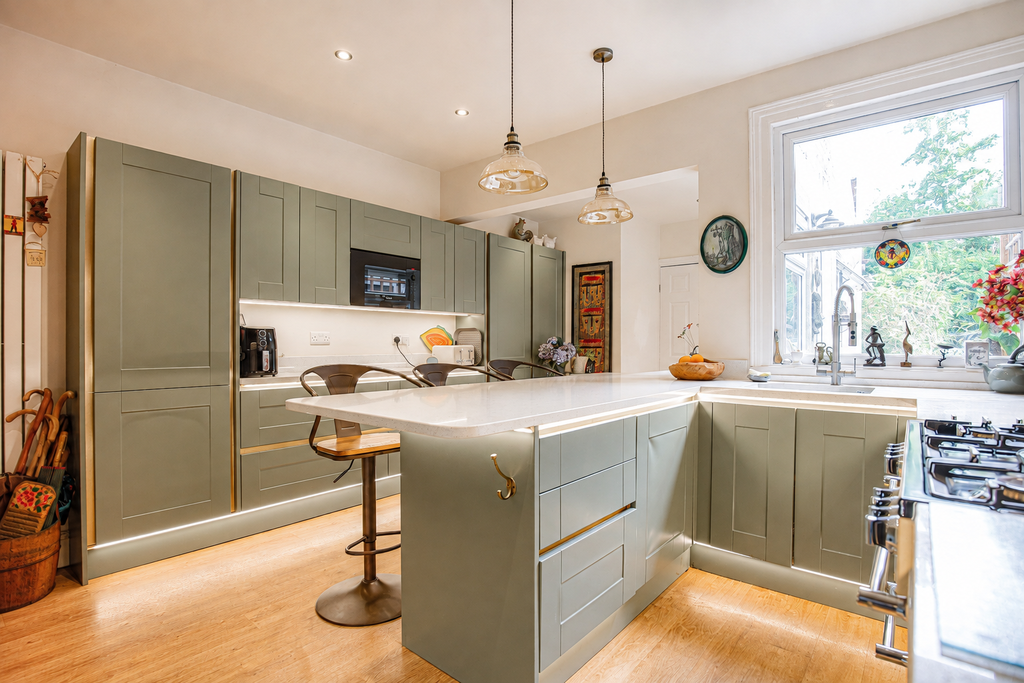 Property photo 3 of 24 E2