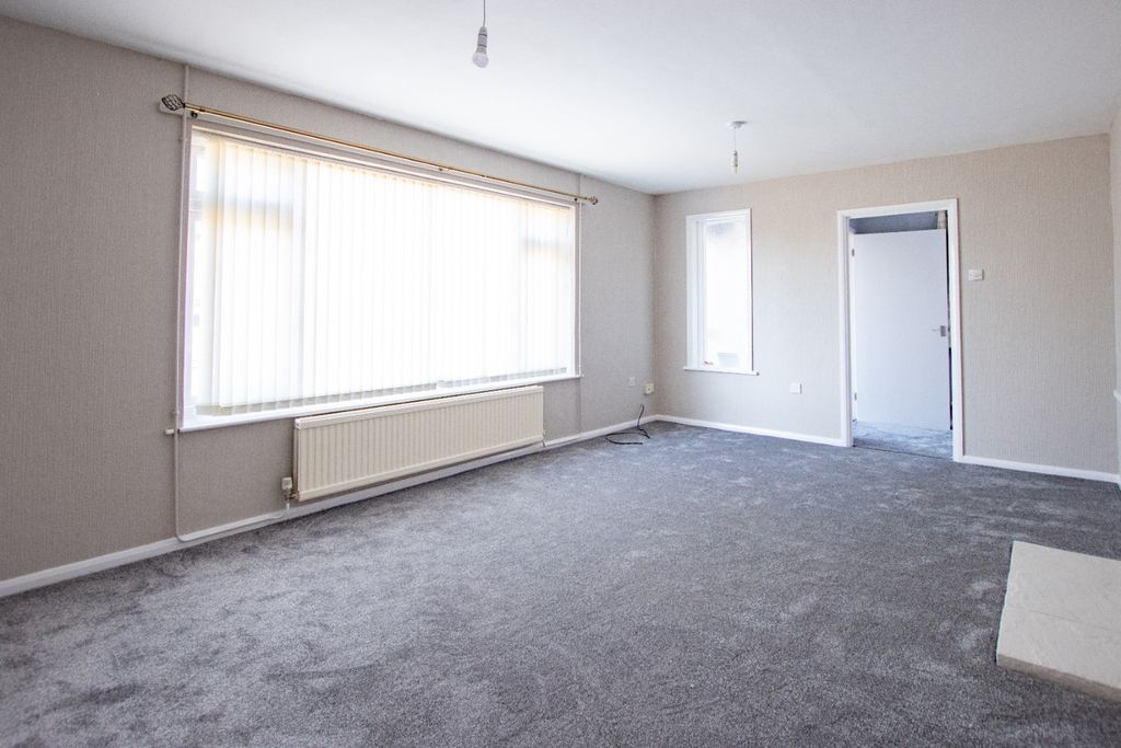 Property photo 3 of 15 3968096