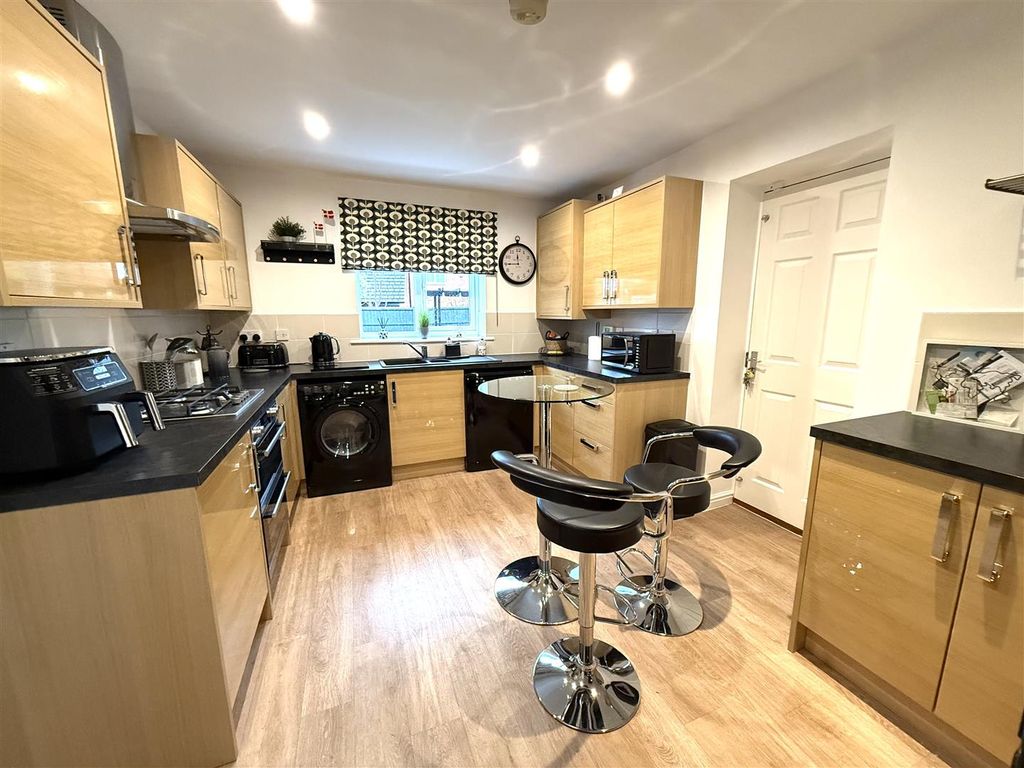 Property photo 3 of 26 25 St John Kit W.Jpeg