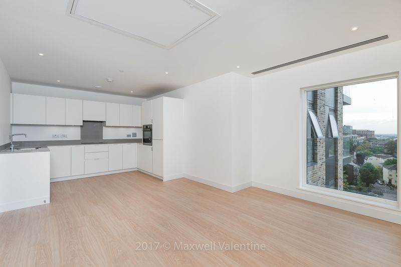 Property photo 1 of 13 Photo 9