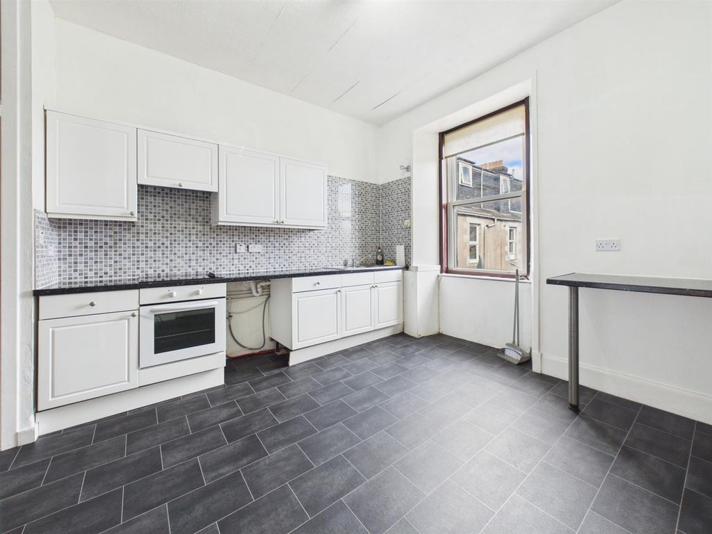 Property photo 2 of 14 Cam03924G0-Pr0187-Still001.Jpg