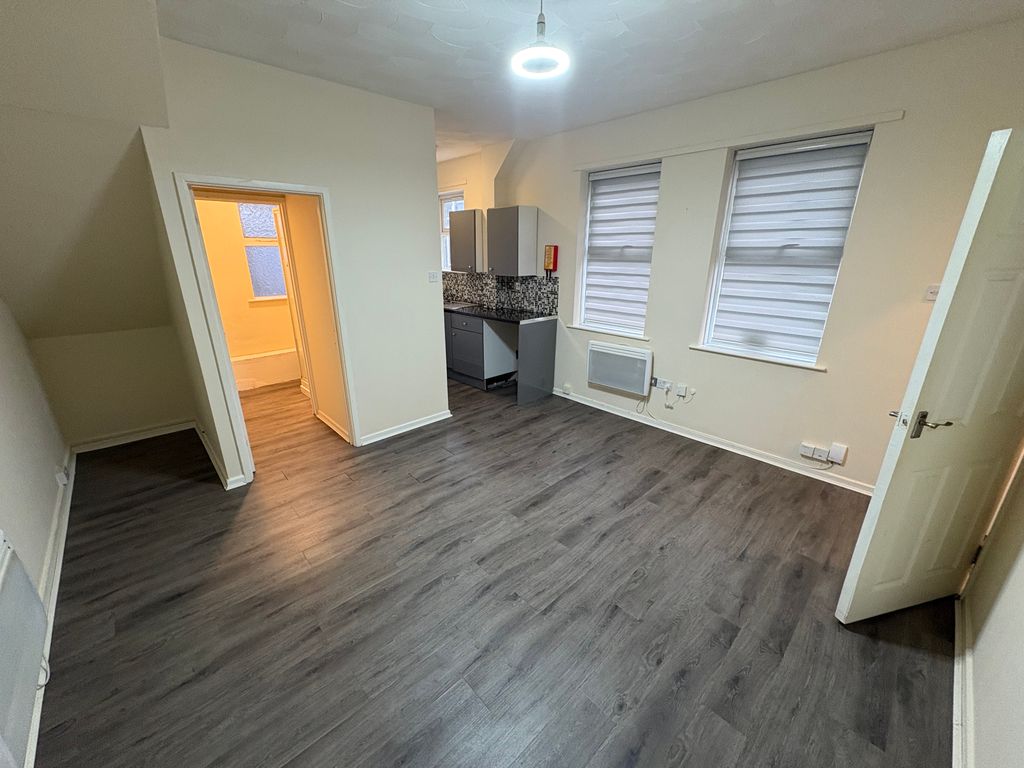 Property photo 1 of 4