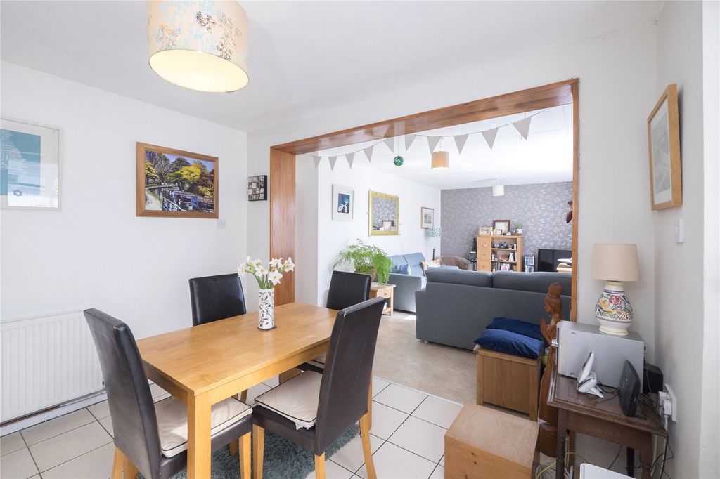 Property photo 3 of 11 Dining
