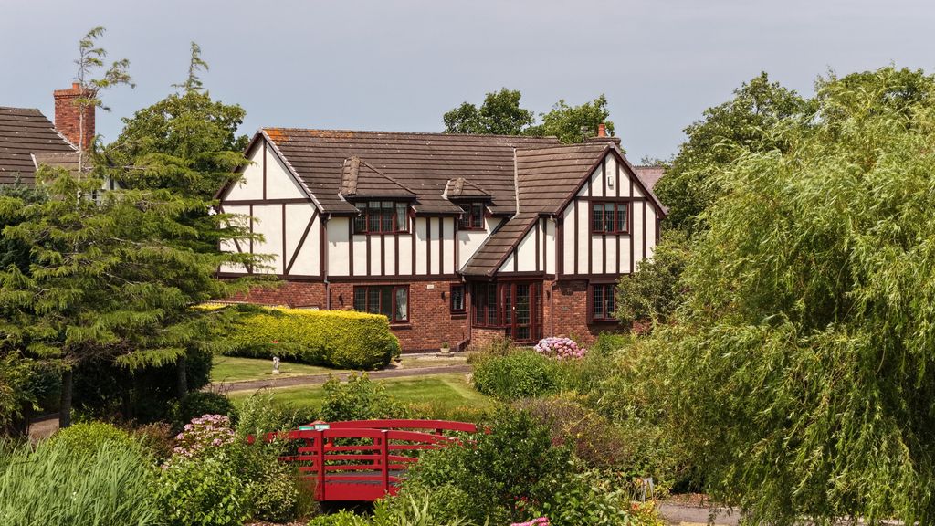 Property photo 1 of 44