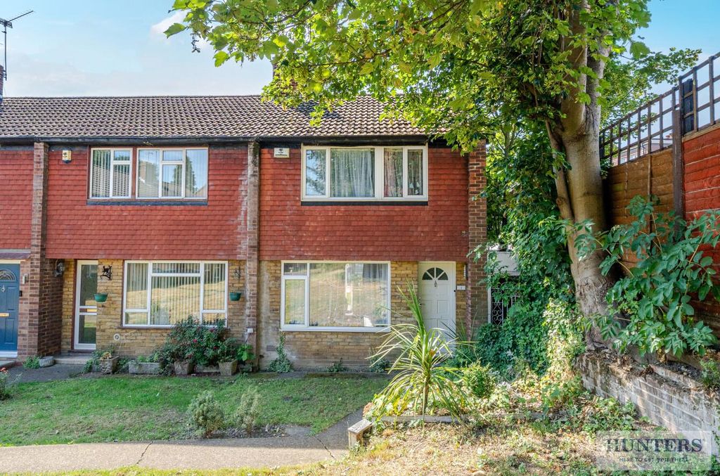 Property photo 1 of 18 External