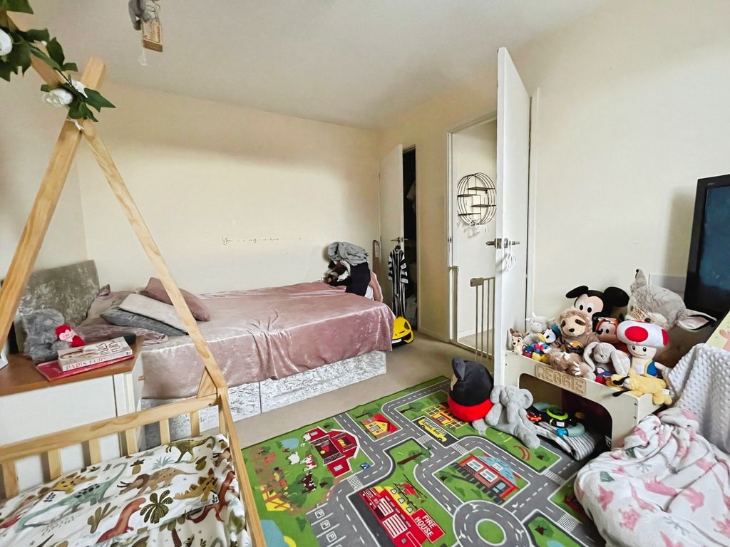 Property photo 3 of 8 2B79Ca79-Image007