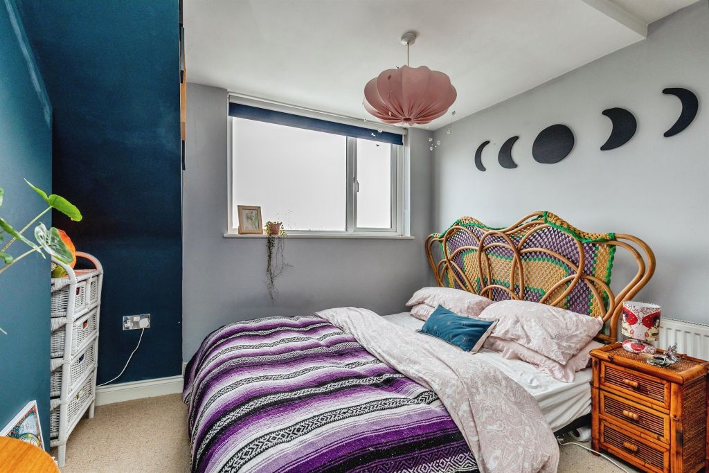 Property photo 2 of 10 Bedroom 1