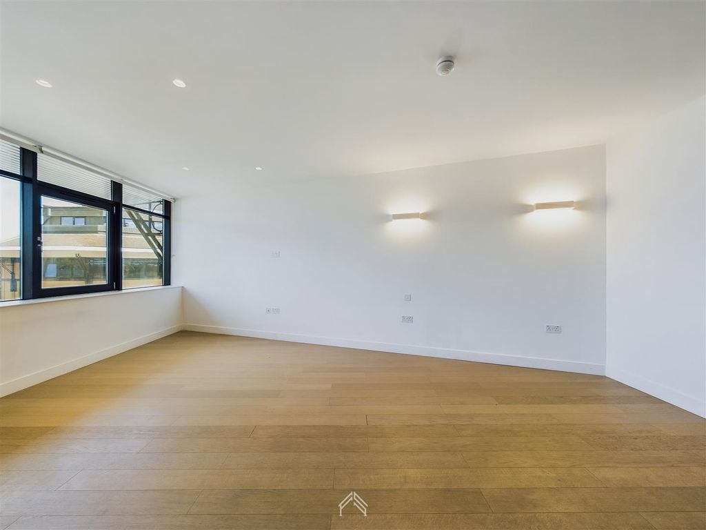 Property photo 1 of 7 Cam01353G0-Pr0111-Still003.Jpg