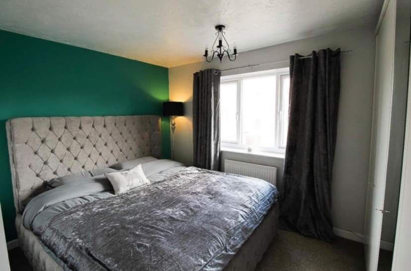Property photo 1 of 17 Bedroom 1