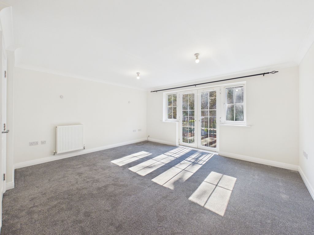 Property photo 3 of 15 Cam02119G0-Pr0567-Still004