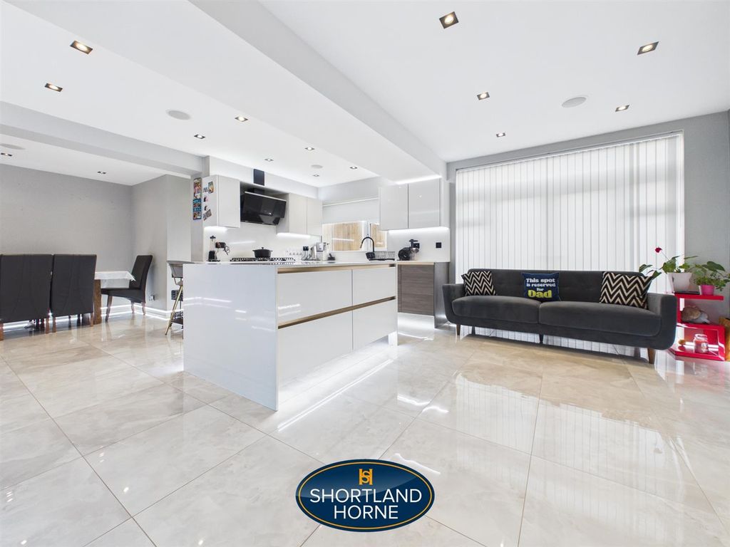 Property photo 2 of 28