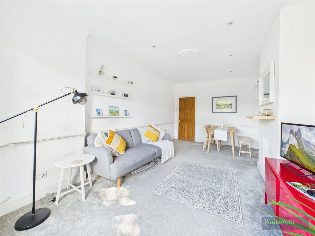 Property photo 3 of 9 Picture No. 15