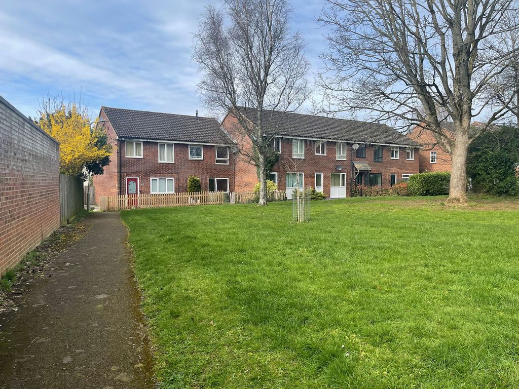 Property photo 2 of 20