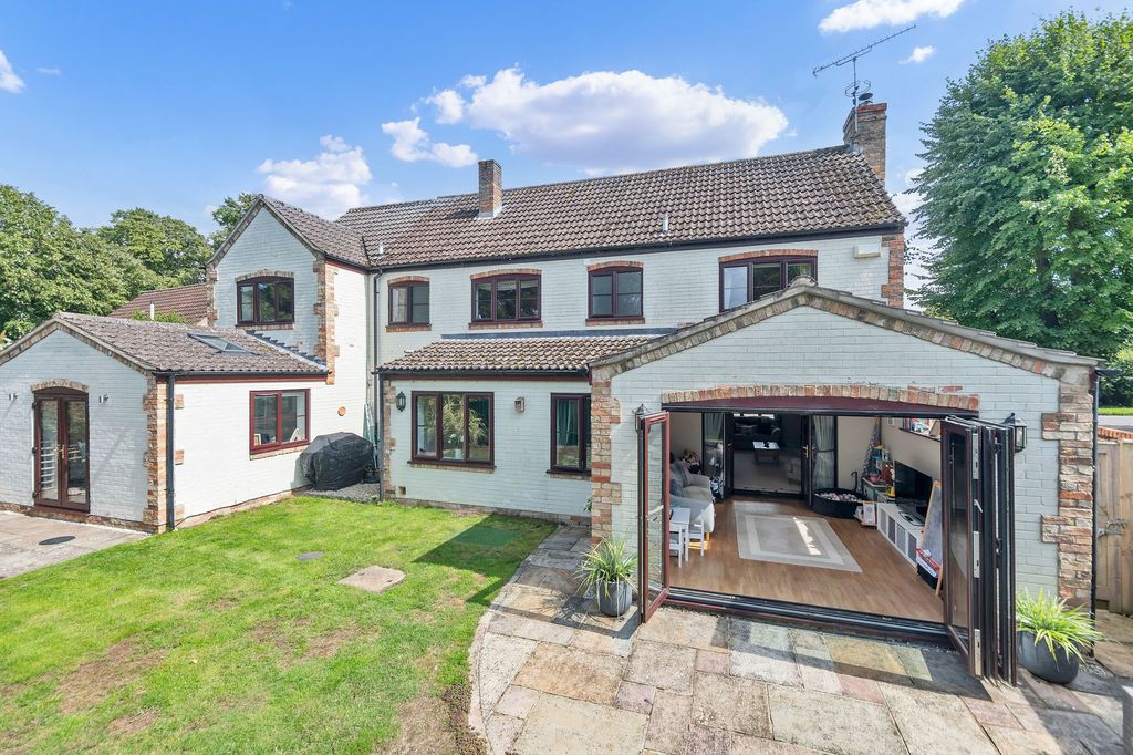 Property photo 1 of 27