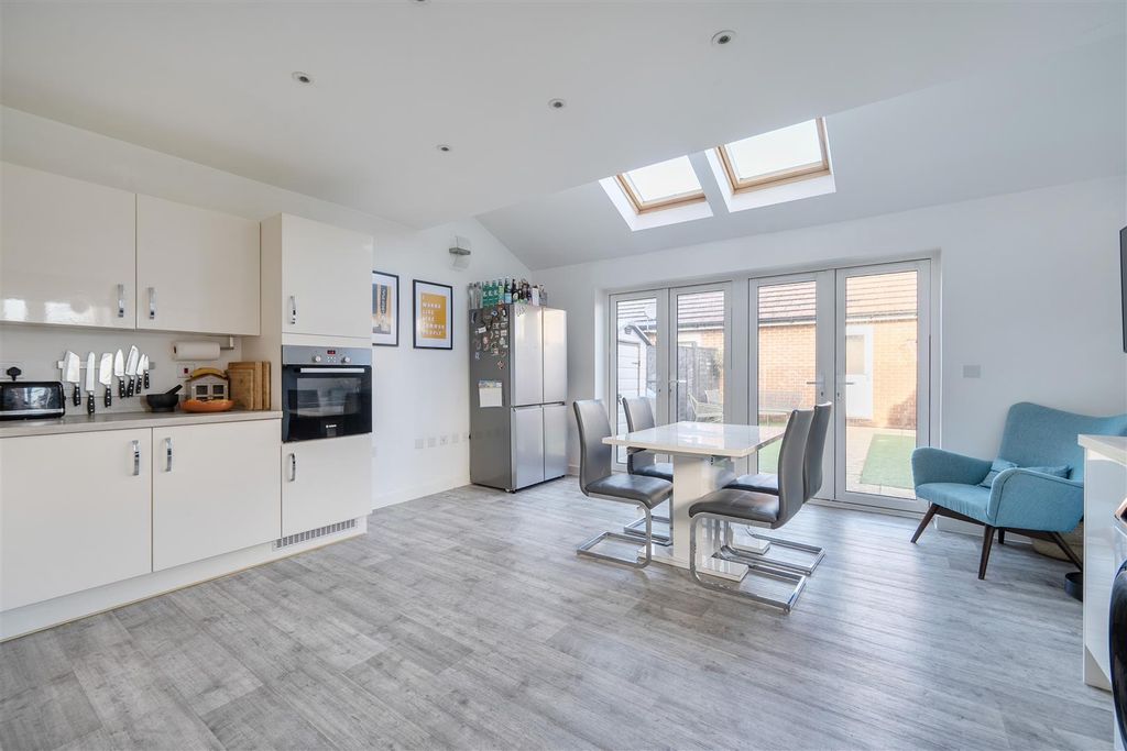 Property photo 2 of 20 Kitchen/Diner