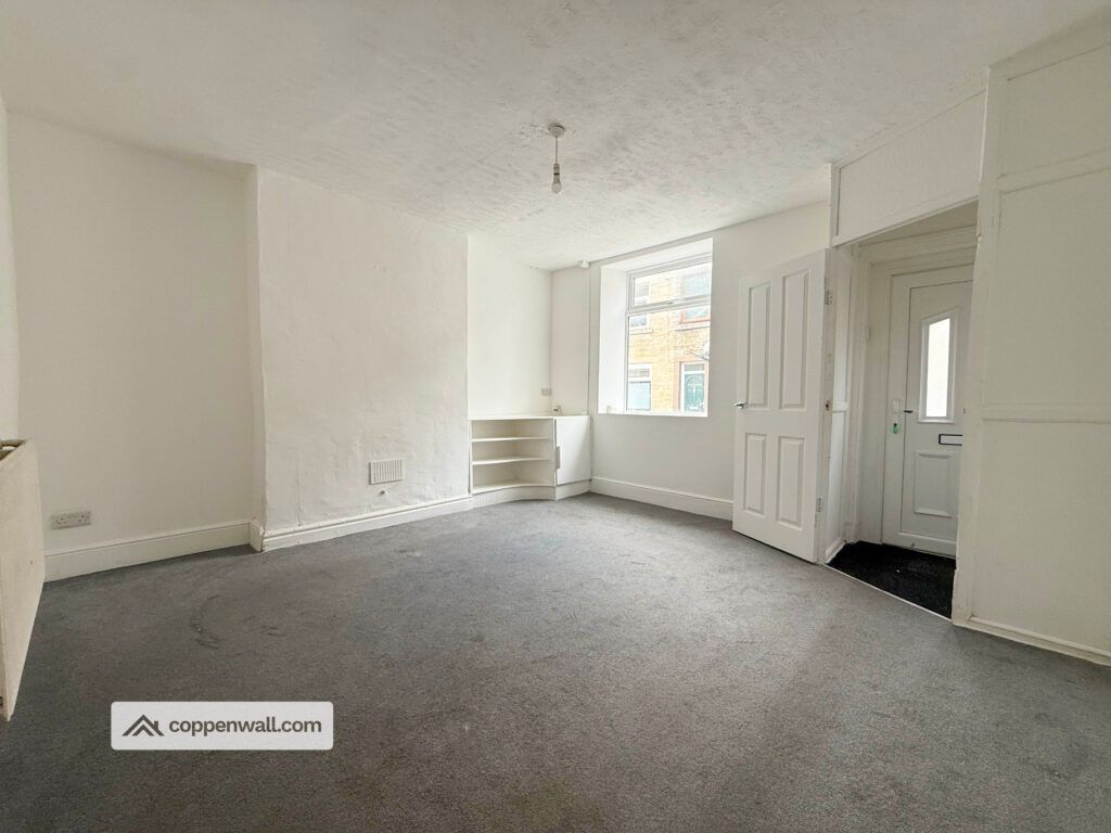 Property photo 2 of 28