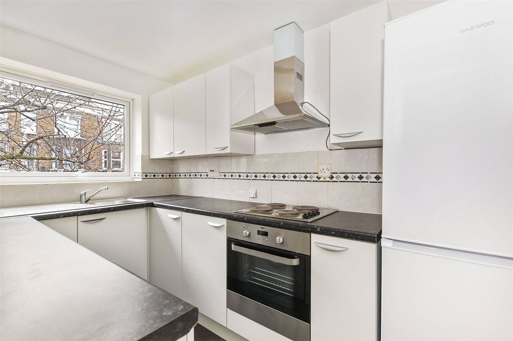 Property photo 2 of 6 Kitchen