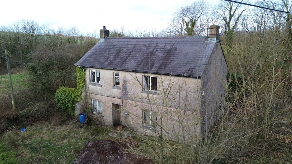 Property photo 3 of 34