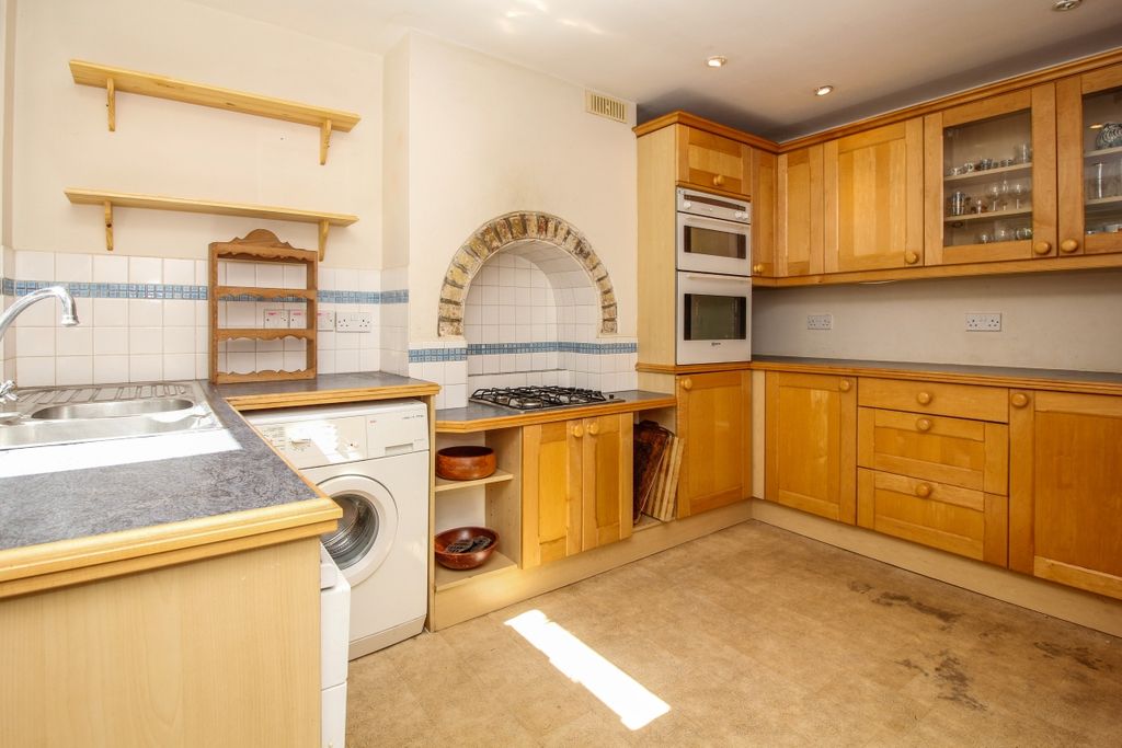 Property photo 2 of 9 17730
