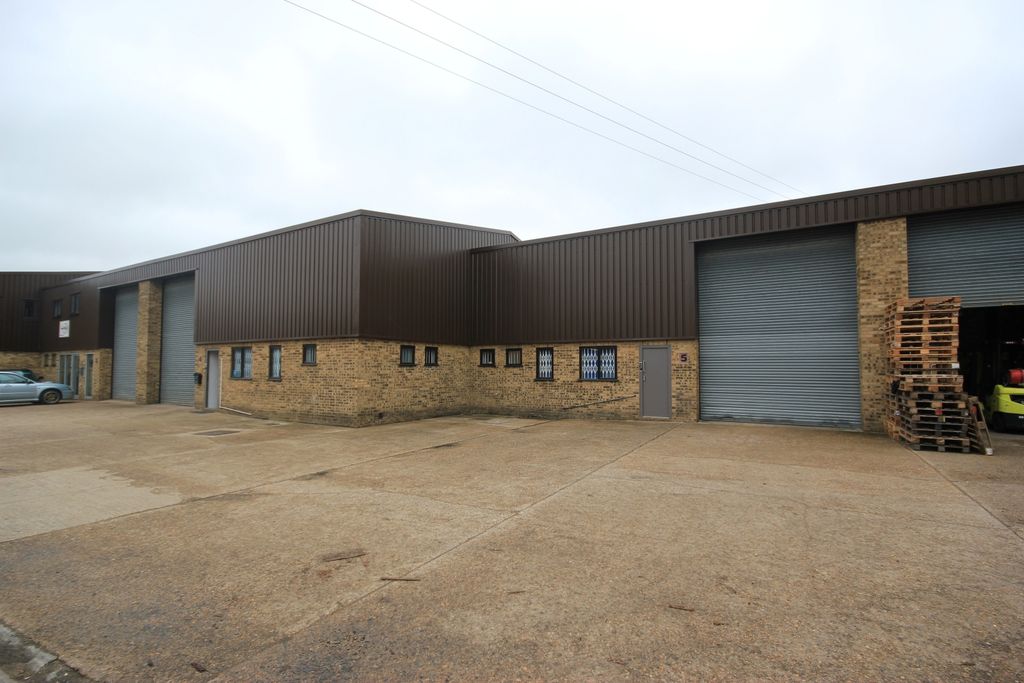 Property photo 1 of 6