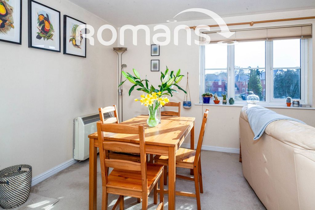 Property photo 3 of 10 Photo