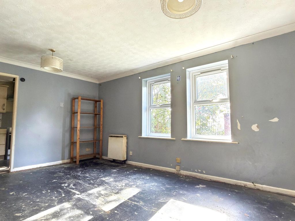 Property photo 3 of 8 Living Room