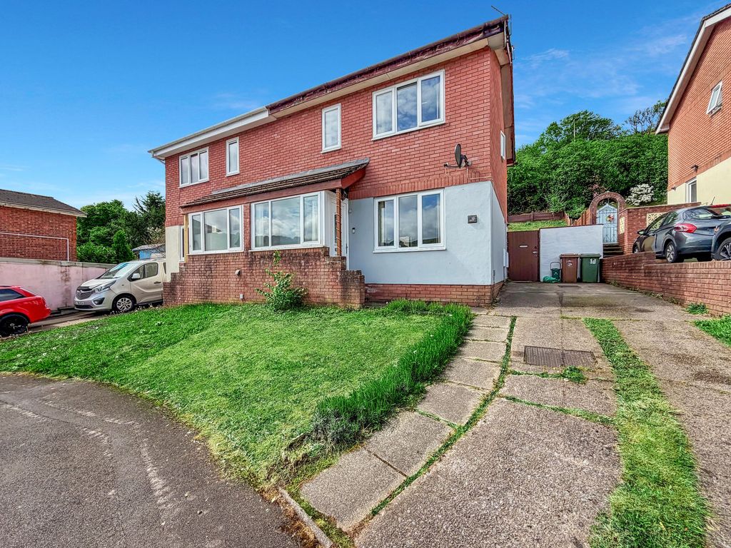 Property photo 1 of 31