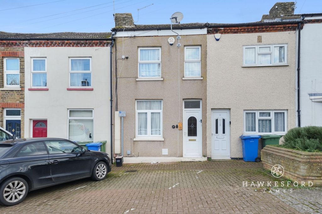 Property photo 1 of 12 Gibson Street, Sittingbourne - Front