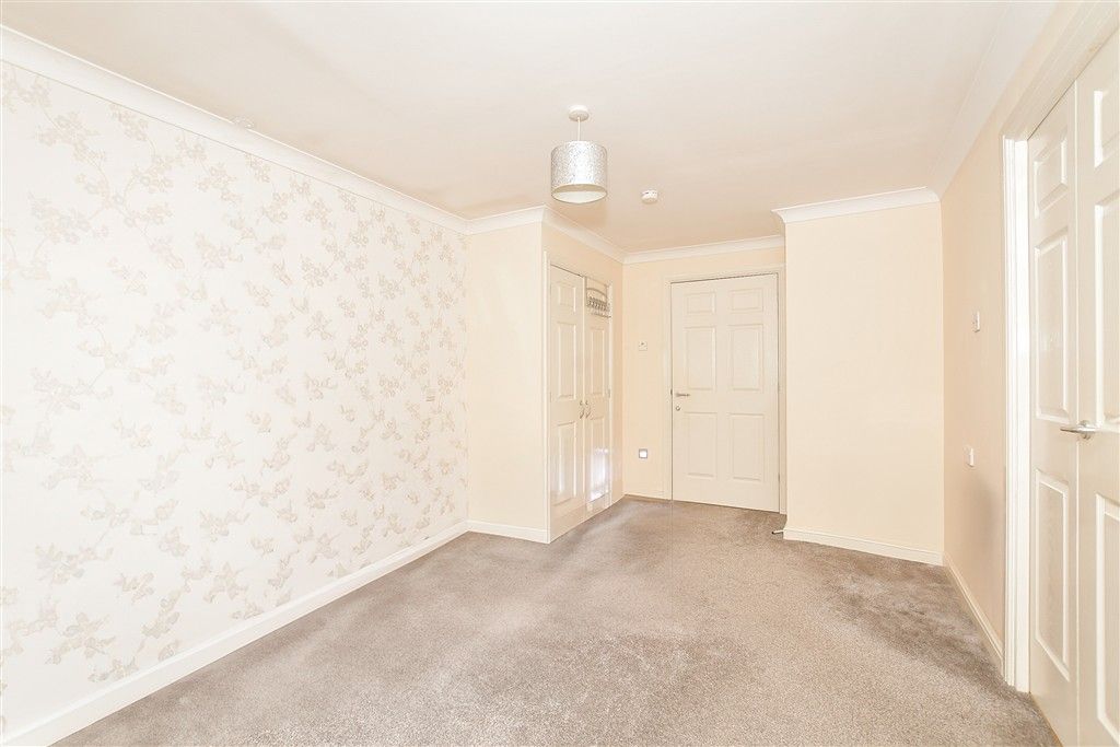 Property photo 3 of 9 Bedroom