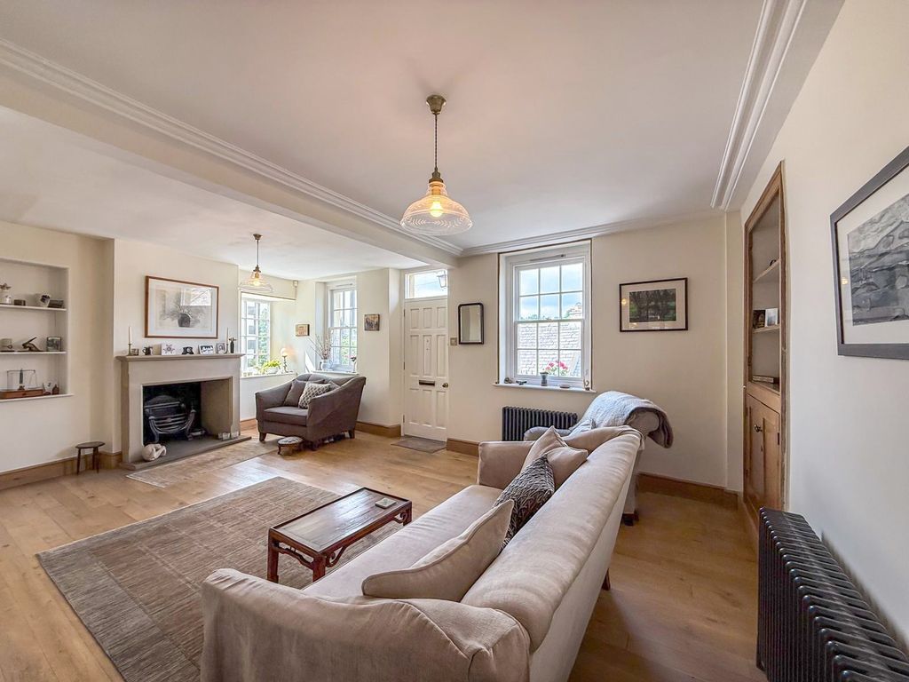 Property photo 3 of 42