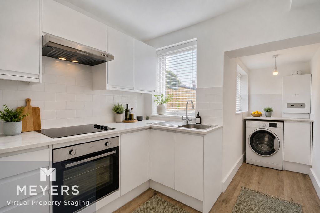 Property photo 2 of 35