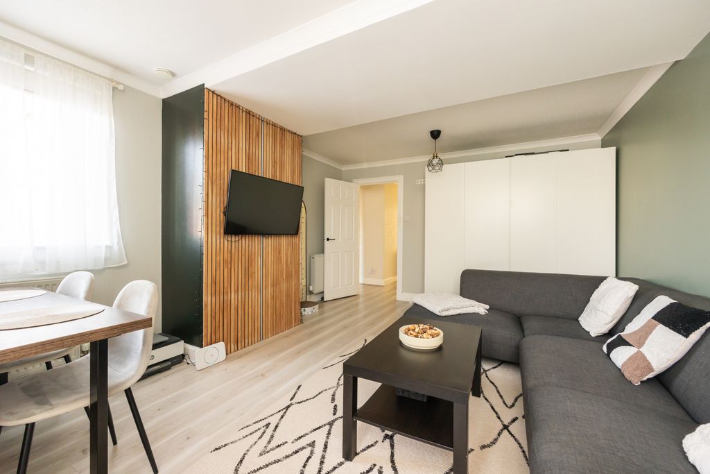 Property photo 3 of 12 Property Image 3