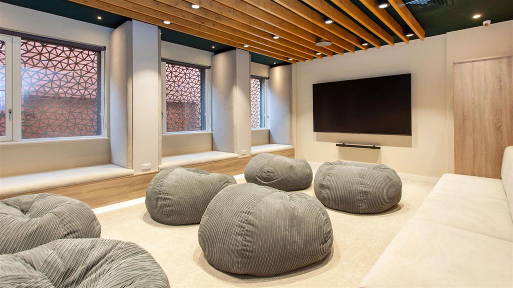 Property photo 1 of 25