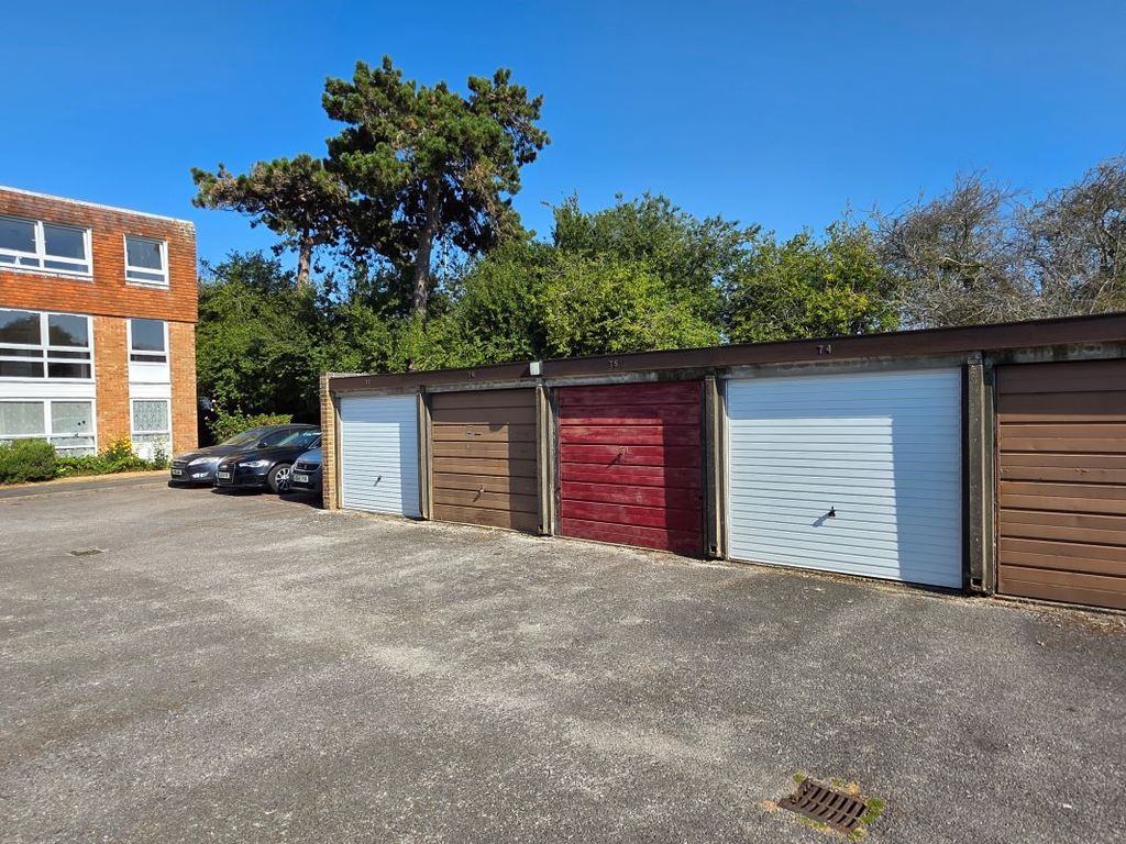 Property photo 3 of 14
