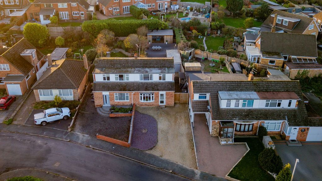 Property photo 1 of 39