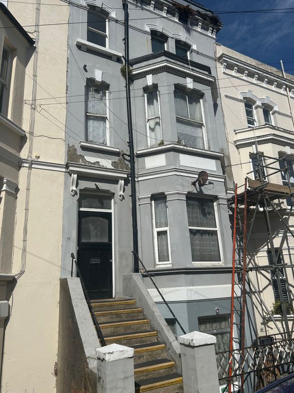 Property photo 1 of 6