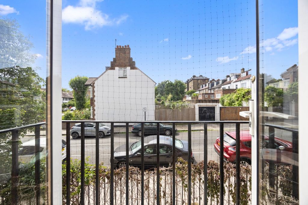 Property photo 3 of 9