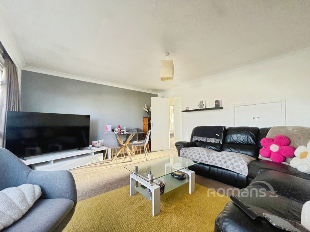 Property photo 3 of 8 Pbox-Img.Jpg