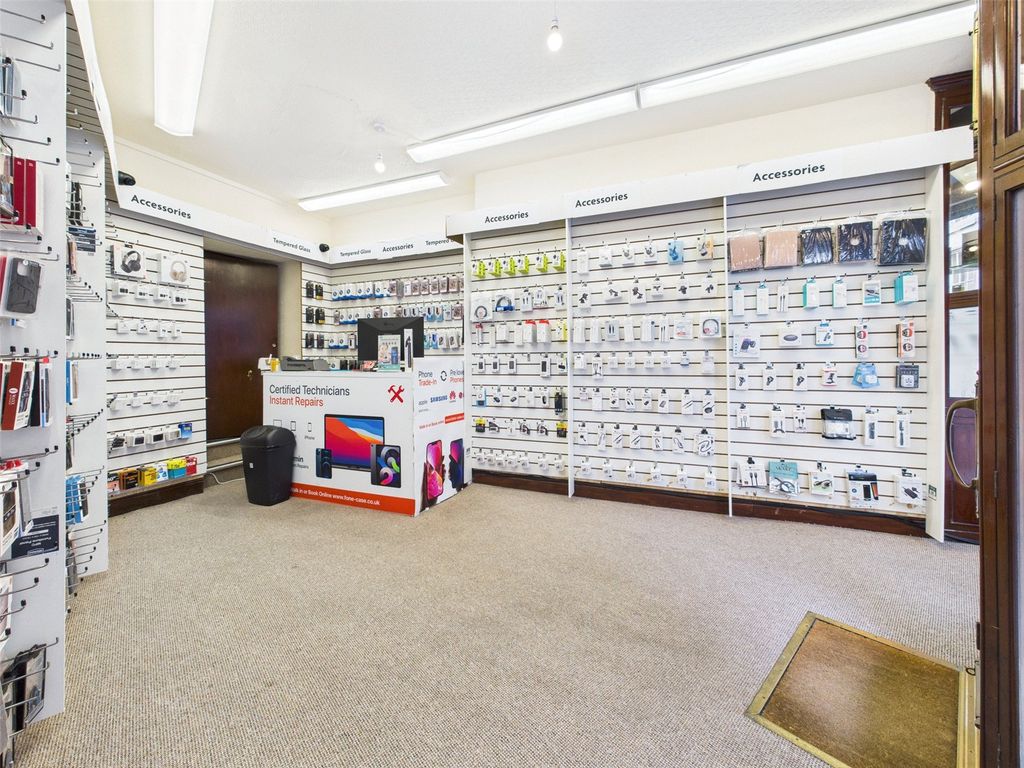 Property photo 2 of 4 Shop Front
