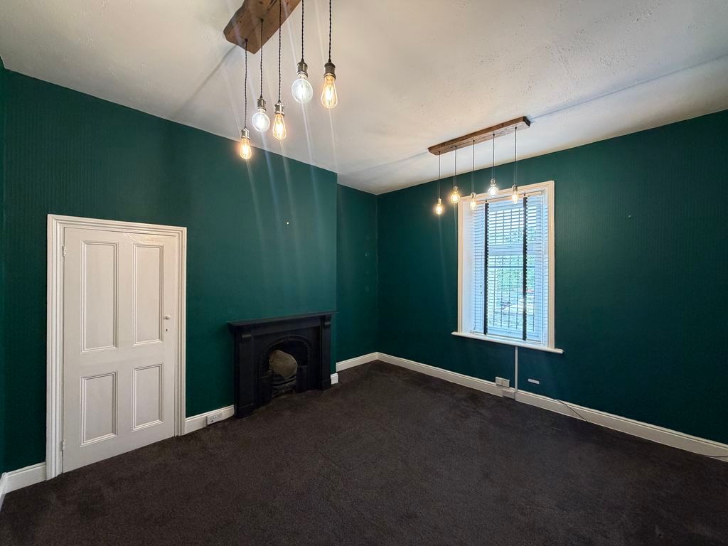 Property photo 3 of 9 Photo 7