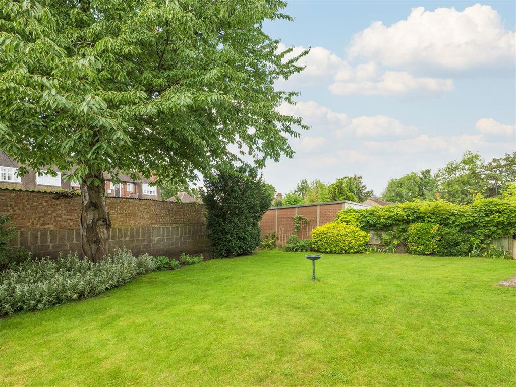 Property photo 2 of 13 Garden.Jpg