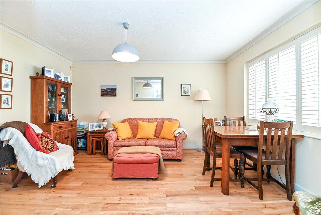 Property photo 2 of 18 Picture No. 14