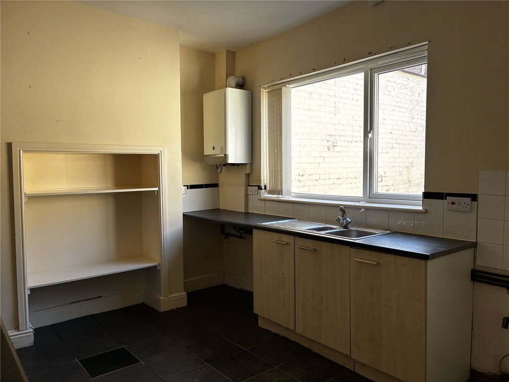 Property photo 2 of 13 Kitchen