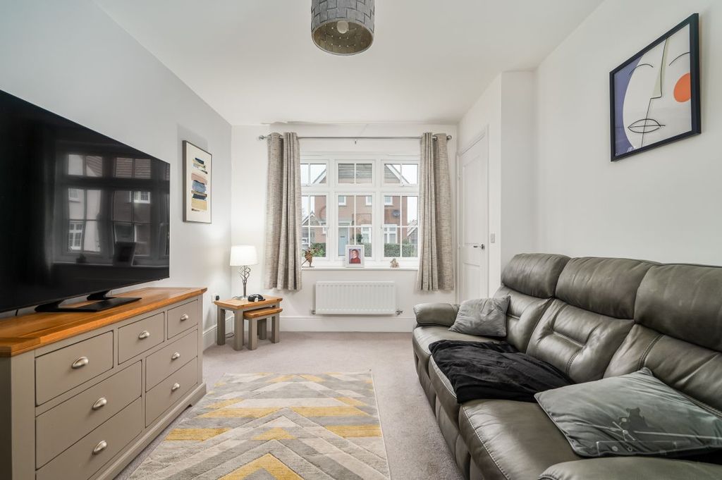 Property photo 3 of 20