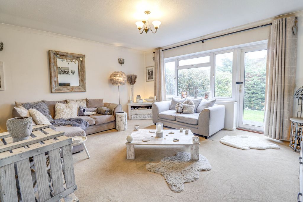 Property photo 2 of 17 Picture No. 01