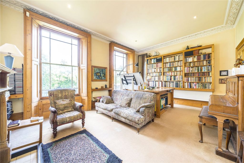 Property photo 2 of 25 Picture No. 19