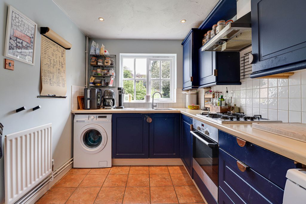 Property photo 3 of 16 Kitchen